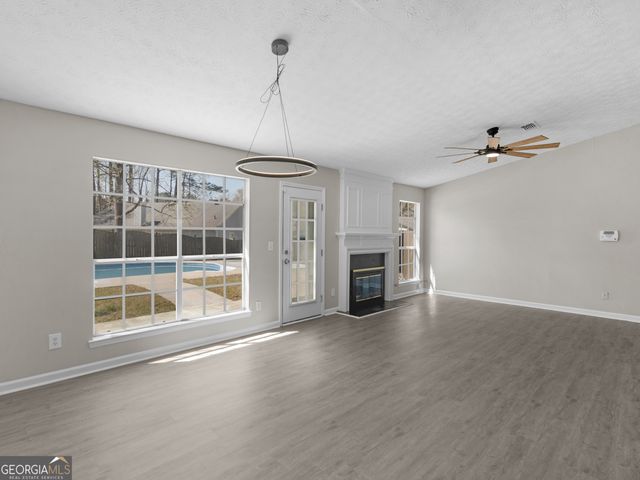 1329 Birdsong Lane, Hampton, GA 30228