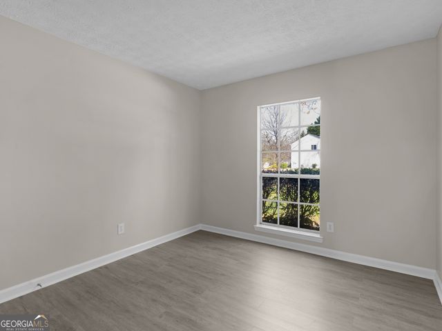 1329 Birdsong Lane, Hampton, GA 30228