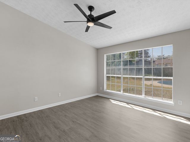 1329 Birdsong Lane, Hampton, GA 30228