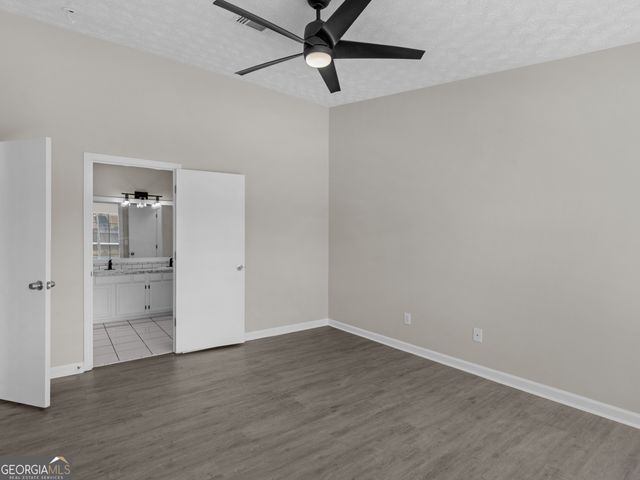 1329 Birdsong Lane, Hampton, GA 30228