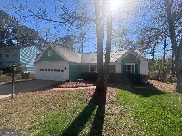 1329 Birdsong Lane, Hampton, GA 30228