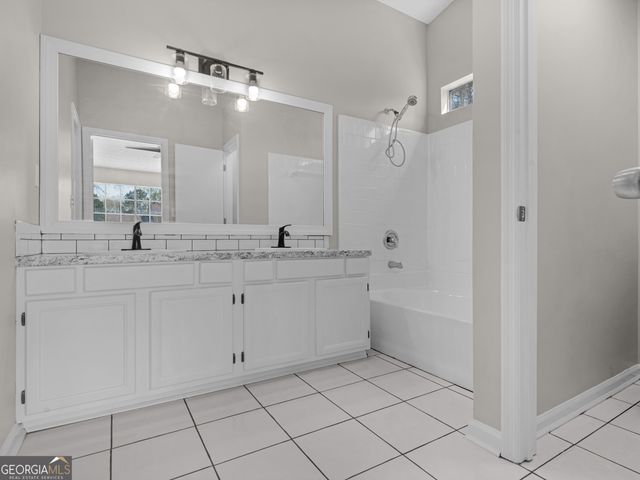 1329 Birdsong Lane, Hampton, GA 30228