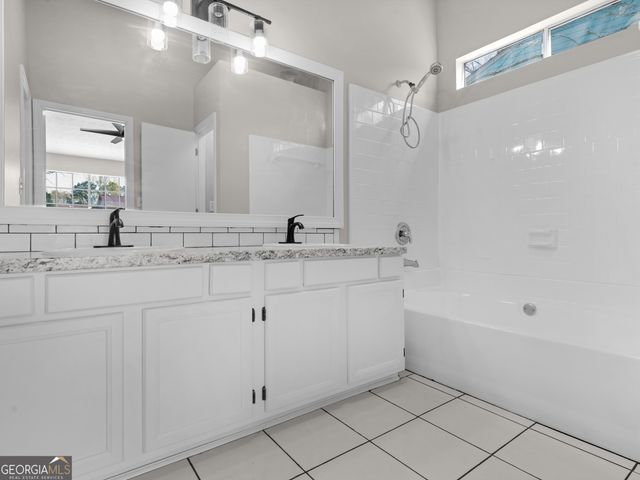 1329 Birdsong Lane, Hampton, GA 30228