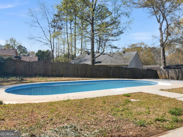 1329 Birdsong Lane, Hampton, GA 30228