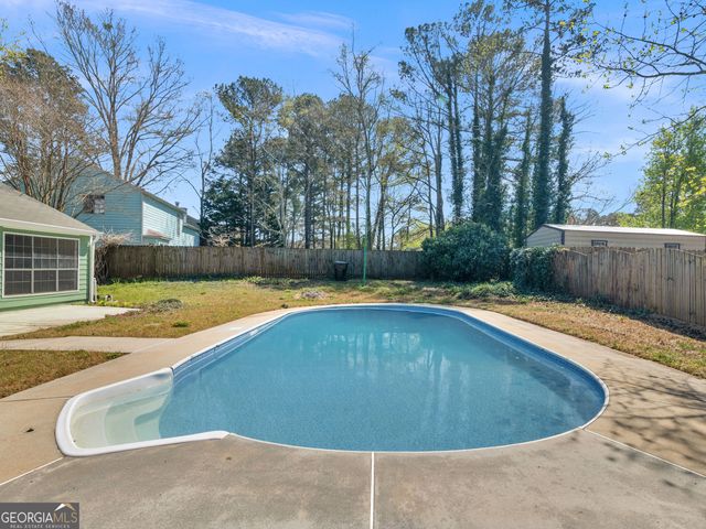 1329 Birdsong Lane, Hampton, GA 30228