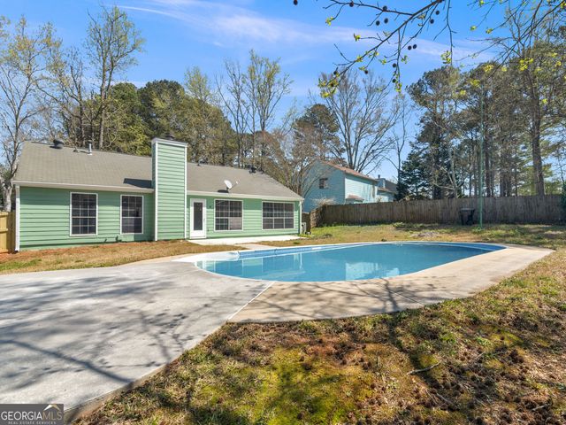 1329 Birdsong Lane, Hampton, GA 30228