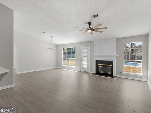 1329 Birdsong Lane, Hampton, GA 30228