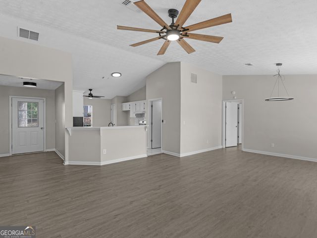 1329 Birdsong Lane, Hampton, GA 30228