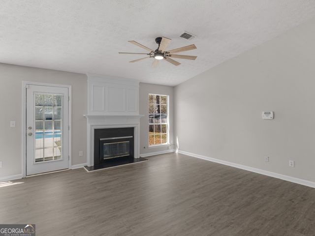 1329 Birdsong Lane, Hampton, GA 30228