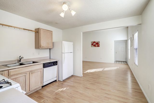 10715 Hatch Drive NW, Albuquerque, NM 87114