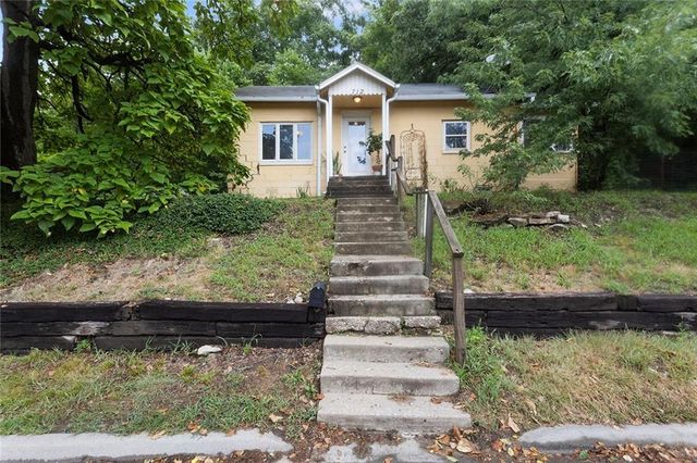 712 Isley Boulevard, Excelsior Springs, MO 64024