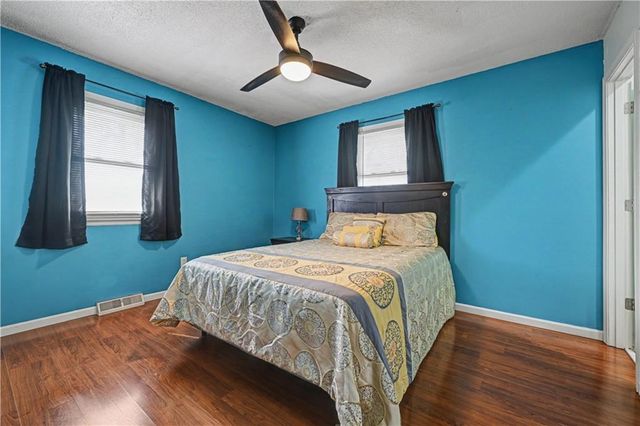 1913 SW Gladstone Drive, Blue Springs, MO 64014