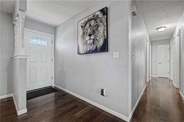 1913 SW Gladstone Drive, Blue Springs, MO 64014