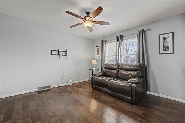 1913 SW Gladstone Drive, Blue Springs, MO 64014