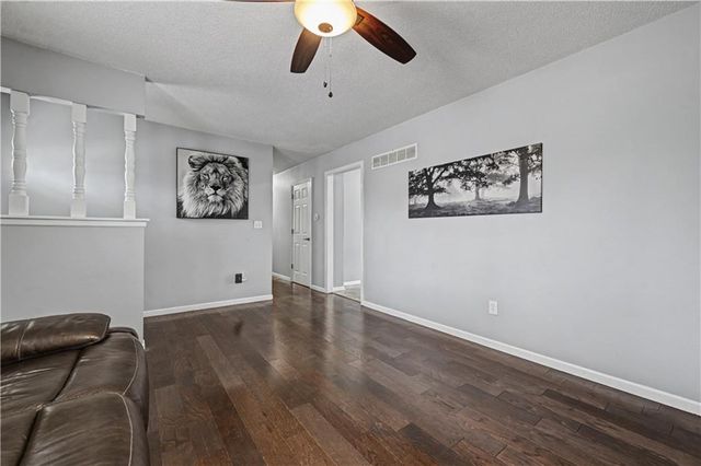 1913 SW Gladstone Drive, Blue Springs, MO 64014