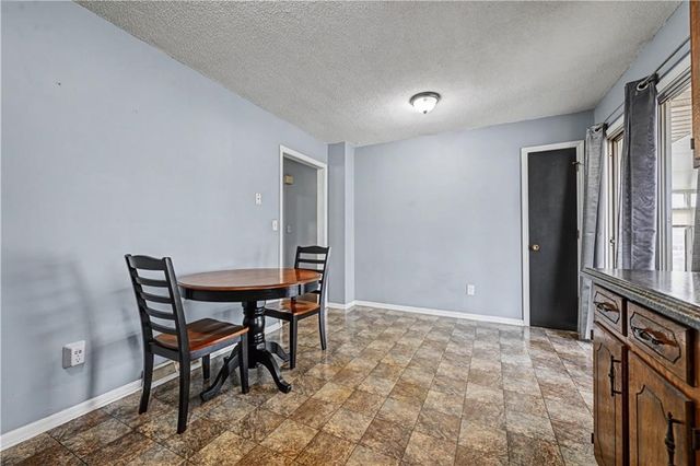 1913 SW Gladstone Drive, Blue Springs, MO 64014