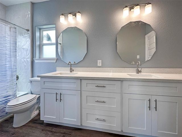 4309 Avenue K, Galveston, TX 77550