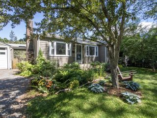 36 Elsom Parkway, South Burlington, VT 05403