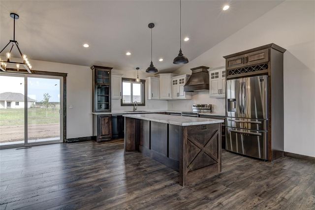 1826 Tucker Trail, Eau Claire, WI 54703