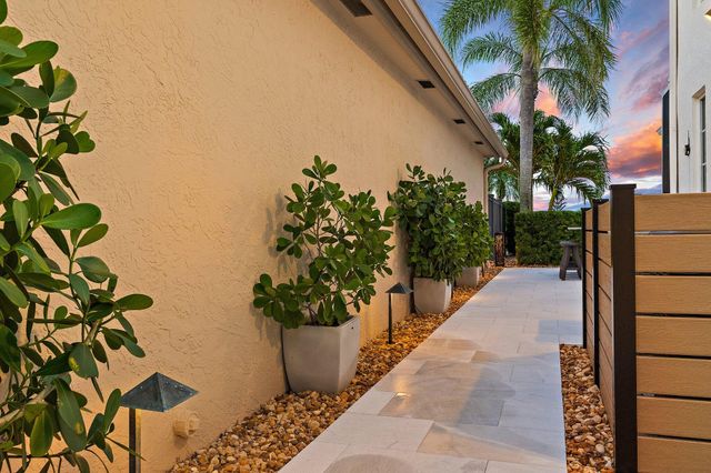 918 Augusta Pointe Drive, Palm Beach Gardens, FL 33418