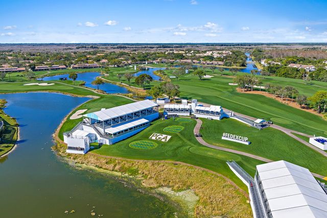 918 Augusta Pointe Drive, Palm Beach Gardens, FL 33418