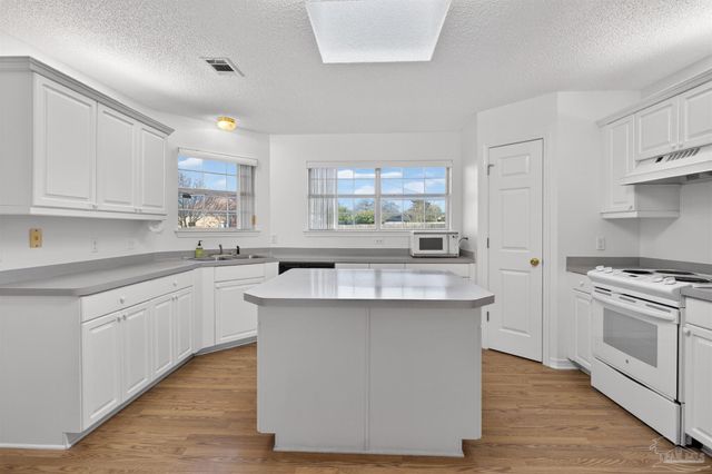 7039 Andros Dr, Pensacola, FL 32506