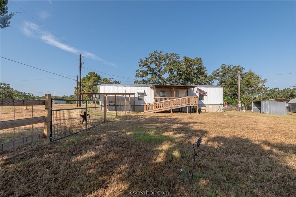 435 Leaning Oak Lane, Somerville, TX 77879 — exterior