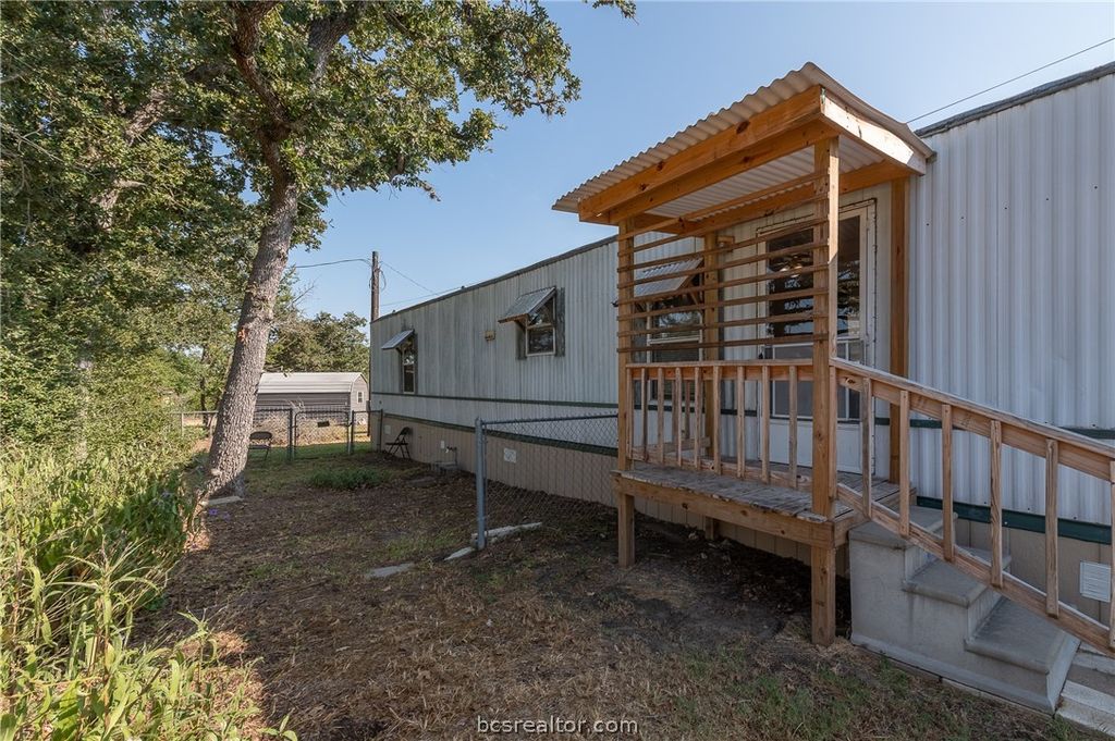 435 Leaning Oak Lane, Somerville, TX 77879 — photo 2