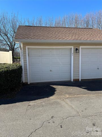 16256 Redstone Mountain Lane, Charlotte, NC 28277