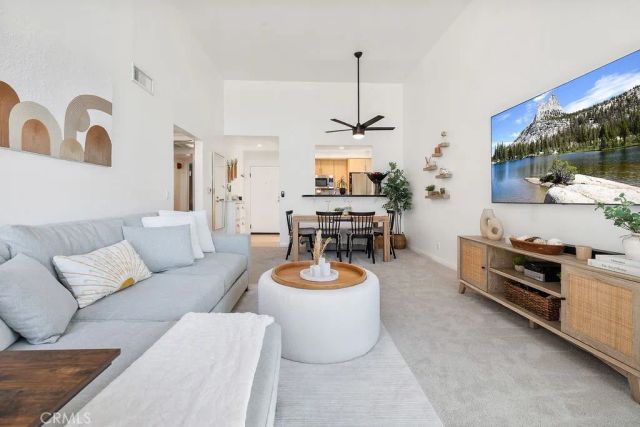 7826 Topanga Canyon Boulevard 301, Canoga Park, CA 91304