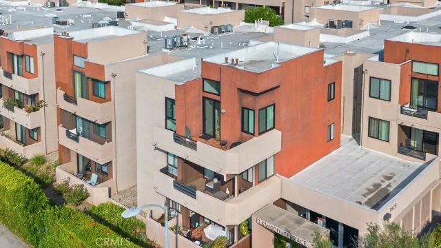 7826 Topanga Canyon Boulevard 301, Canoga Park, CA 91304