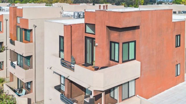 7826 Topanga Canyon Boulevard 301, Canoga Park, CA 91304