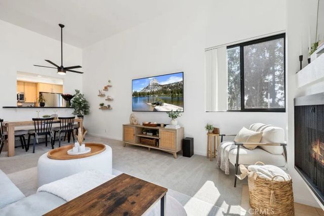 7826 Topanga Canyon Boulevard 301, Canoga Park, CA 91304