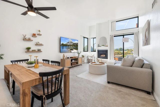 7826 Topanga Canyon Boulevard 301, Canoga Park, CA 91304