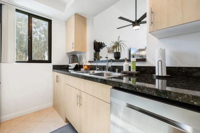 7826 Topanga Canyon Boulevard 301, Canoga Park, CA 91304