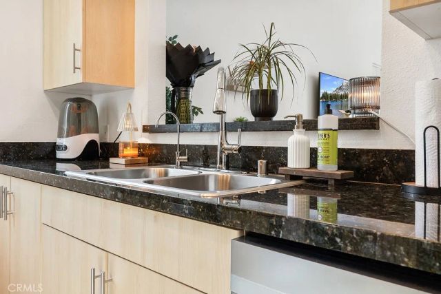 7826 Topanga Canyon Boulevard 301, Canoga Park, CA 91304