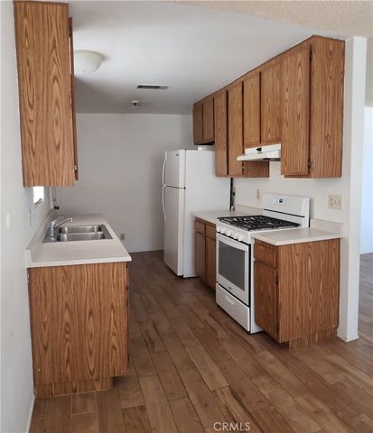 1964 W OAKLAND AVENUE, Hemet, CA 92545