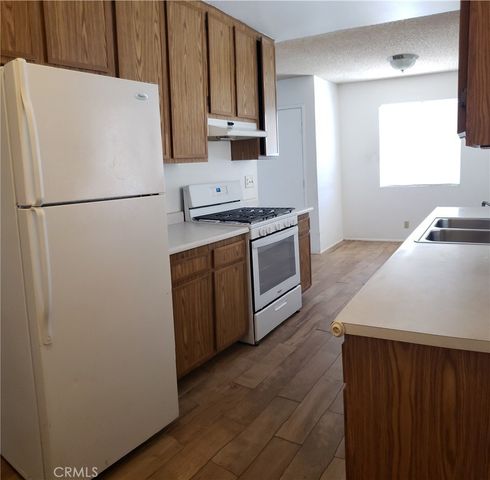 1964 W OAKLAND AVENUE, Hemet, CA 92545