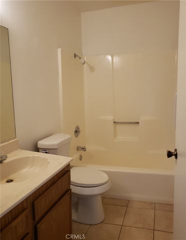 1964 W OAKLAND AVENUE, Hemet, CA 92545
