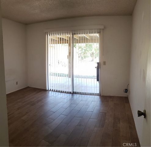 1964 W OAKLAND AVENUE, Hemet, CA 92545