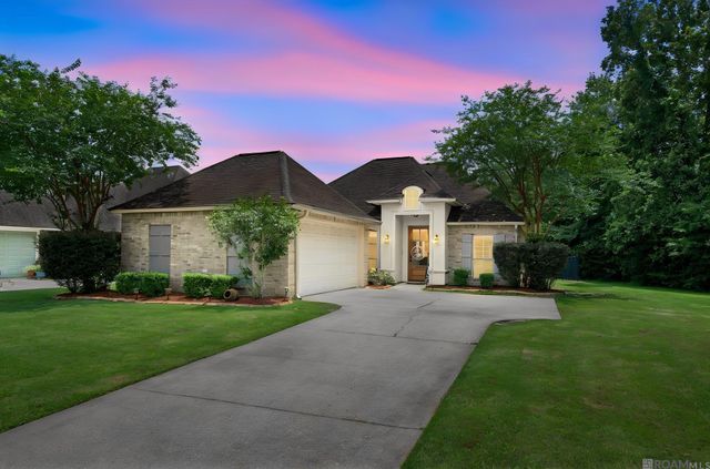 9360 Rustic Rose Dr, Denham Springs, LA 70726