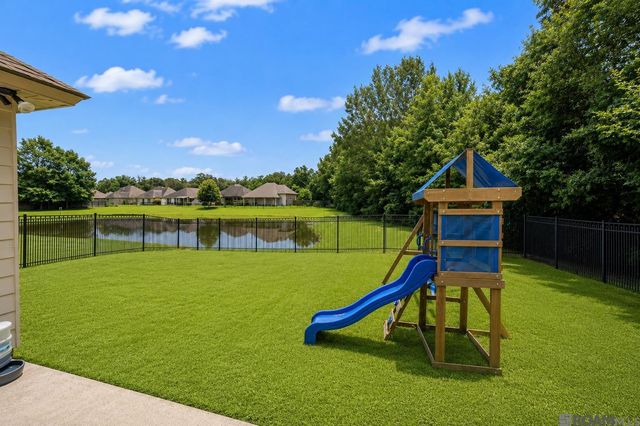 9360 Rustic Rose Dr, Denham Springs, LA 70726