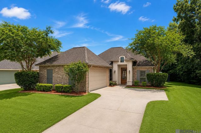 9360 Rustic Rose Dr, Denham Springs, LA 70726