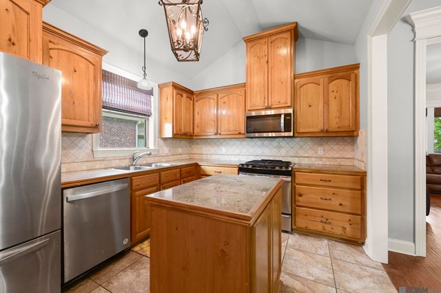 9360 Rustic Rose Dr, Denham Springs, LA 70726