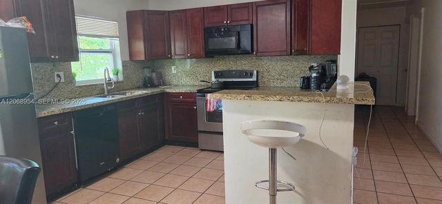 601 W Sample Road, Deerfield Beach, FL 33064