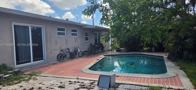 601 W Sample Road, Deerfield Beach, FL 33064