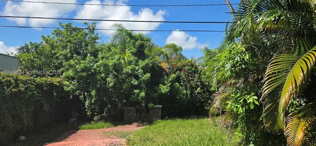 601 W Sample Road, Deerfield Beach, FL 33064