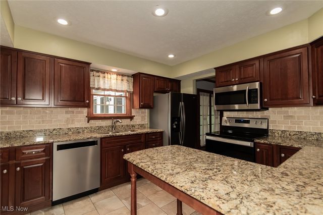 12066 Huntoon Road, Painesville, OH 44077