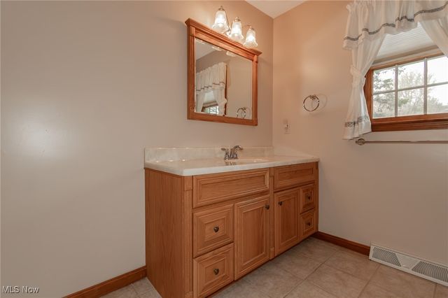 12066 Huntoon Road, Painesville, OH 44077