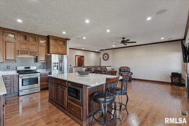 15758 N 2120 Avenue, Geneseo, IL 61254